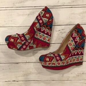 Olsenboye tribal print pumps